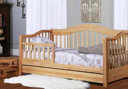 Natural Toddler Day Bed Roomshot