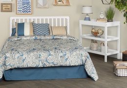W - Ridgefield Full Size Bed Headboard Roomshot
