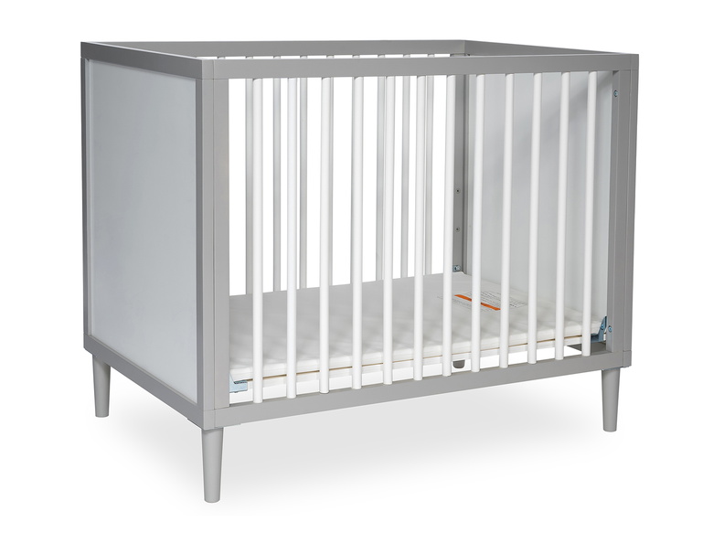 632-PGW Lucas Mini Modern Crib With Rounded Spindles Silo 02
