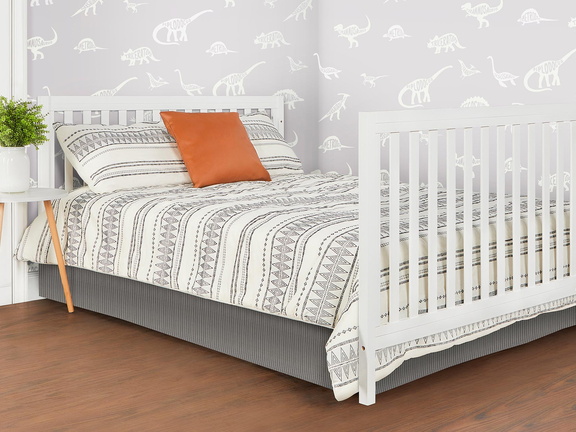 658-WHT Arlo Full Size Bed with Footboard Room Shot