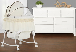 442-C Lacy Portable 2 in 1 Bassinet and Cradle Room Shot 01