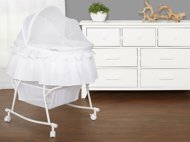 442-W Lacy Portable 2 in 1 Bassinet and Cradle Room Shot 01