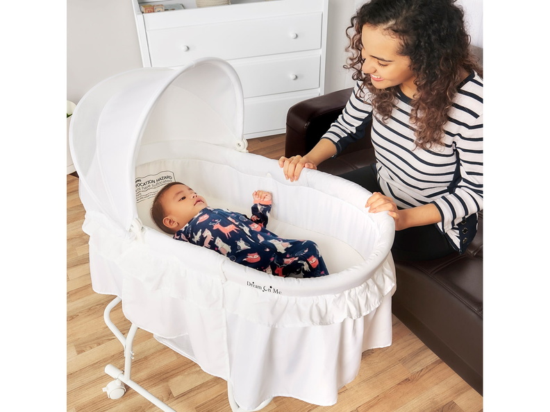 442-W Lacy Portable 2 in 1 Bassinet and Cradle Room Shot 05