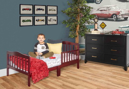 624-C Classic Toddler Bed Room Shot 02