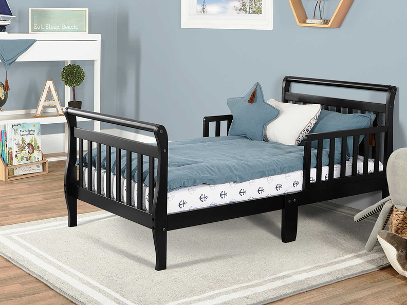 642-K Classic Sleigh Toddler Bed Room Shot (1)