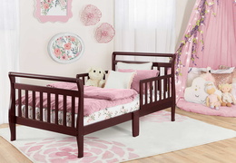 642-E Classic Sleigh Toddler Bed Room Shot (2)